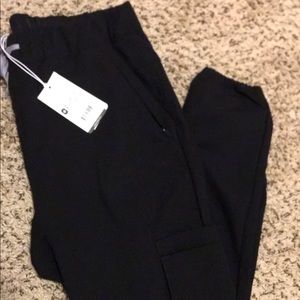 Black figs scrub 20 pocket joggers